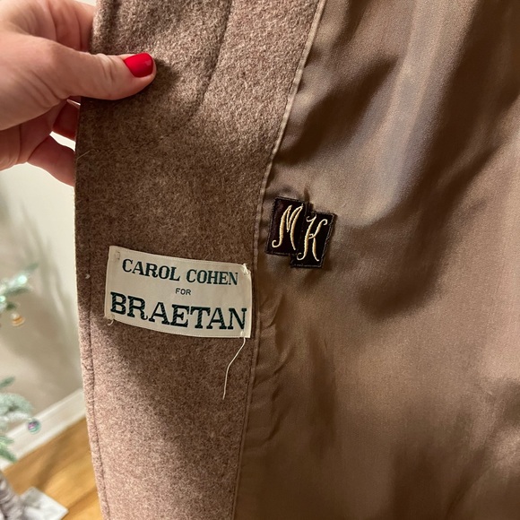 Vintage wool coat with curly wool collar and cuffs. Fits sm-med. - Picture 3 of 7